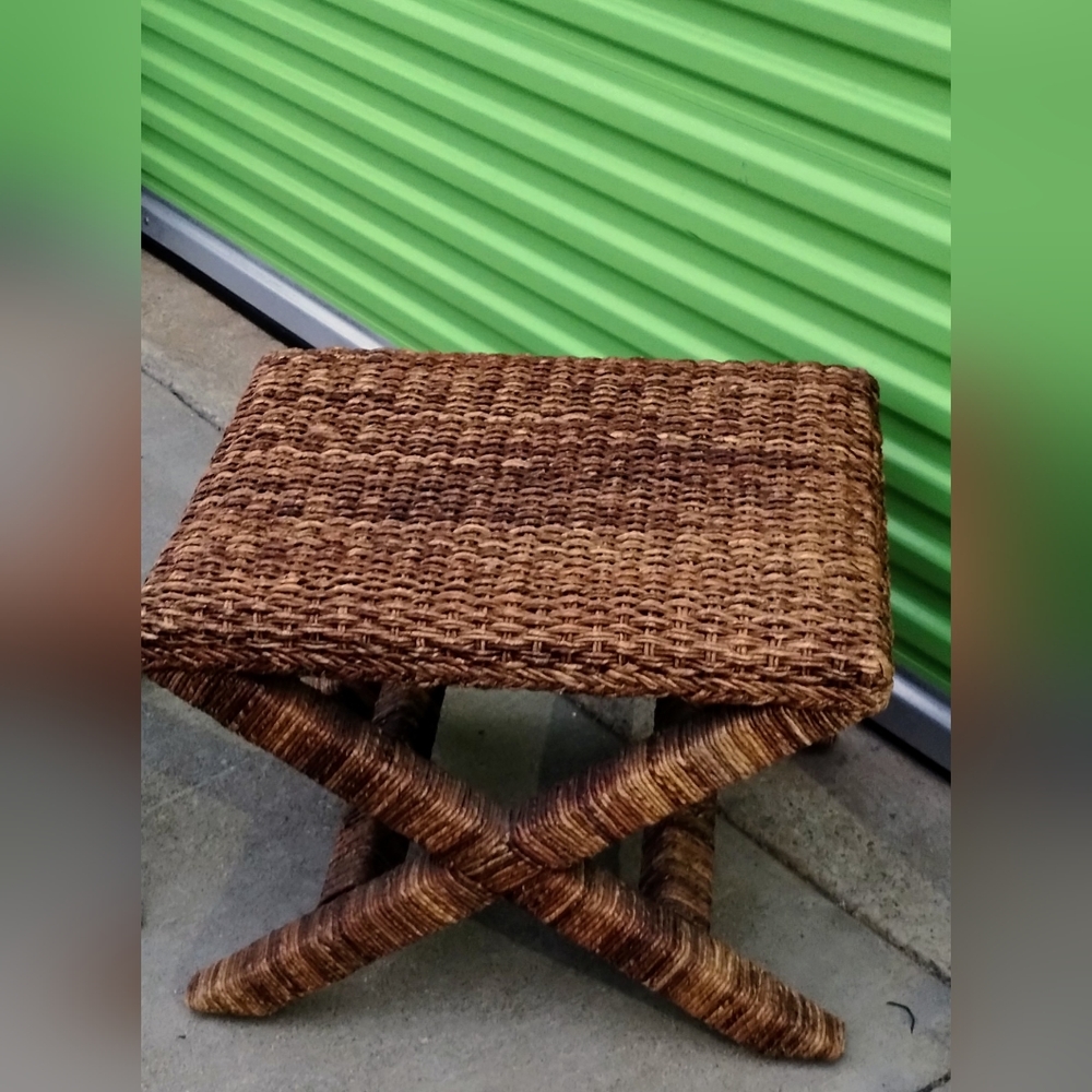 Palecek natural Seagrass rope stool.       Measures: W24.75" x D21" x H18"